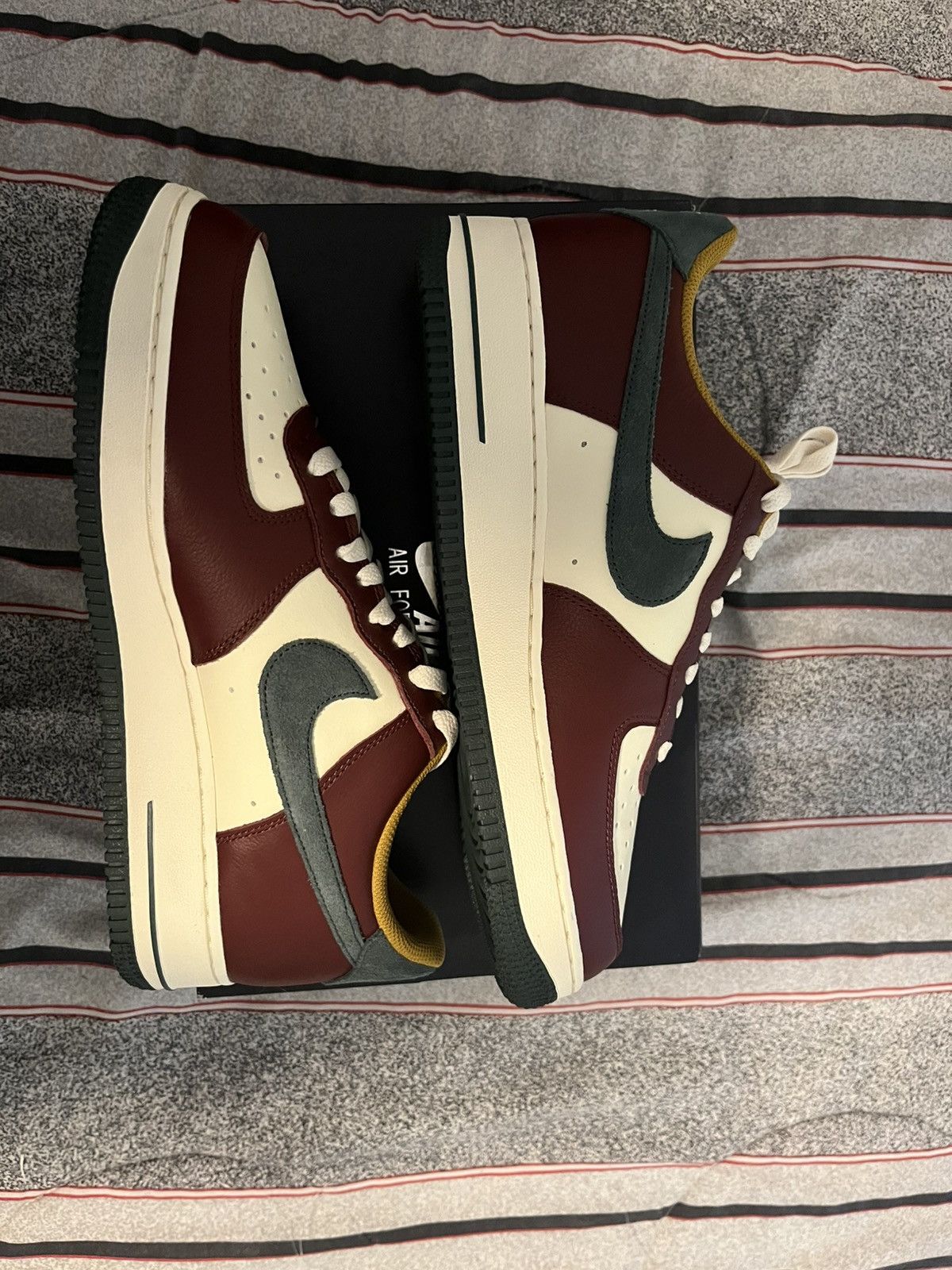 Nike Nike Air Force 1 ‘07 LV8 Size US 10 / EU 43 - 3 Thumbnail