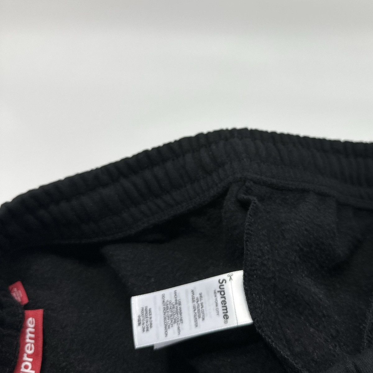 Supreme Supreme FW25 Satin Appliqué sweatpants Size US 34 / EU 50 - 4 Thumbnail