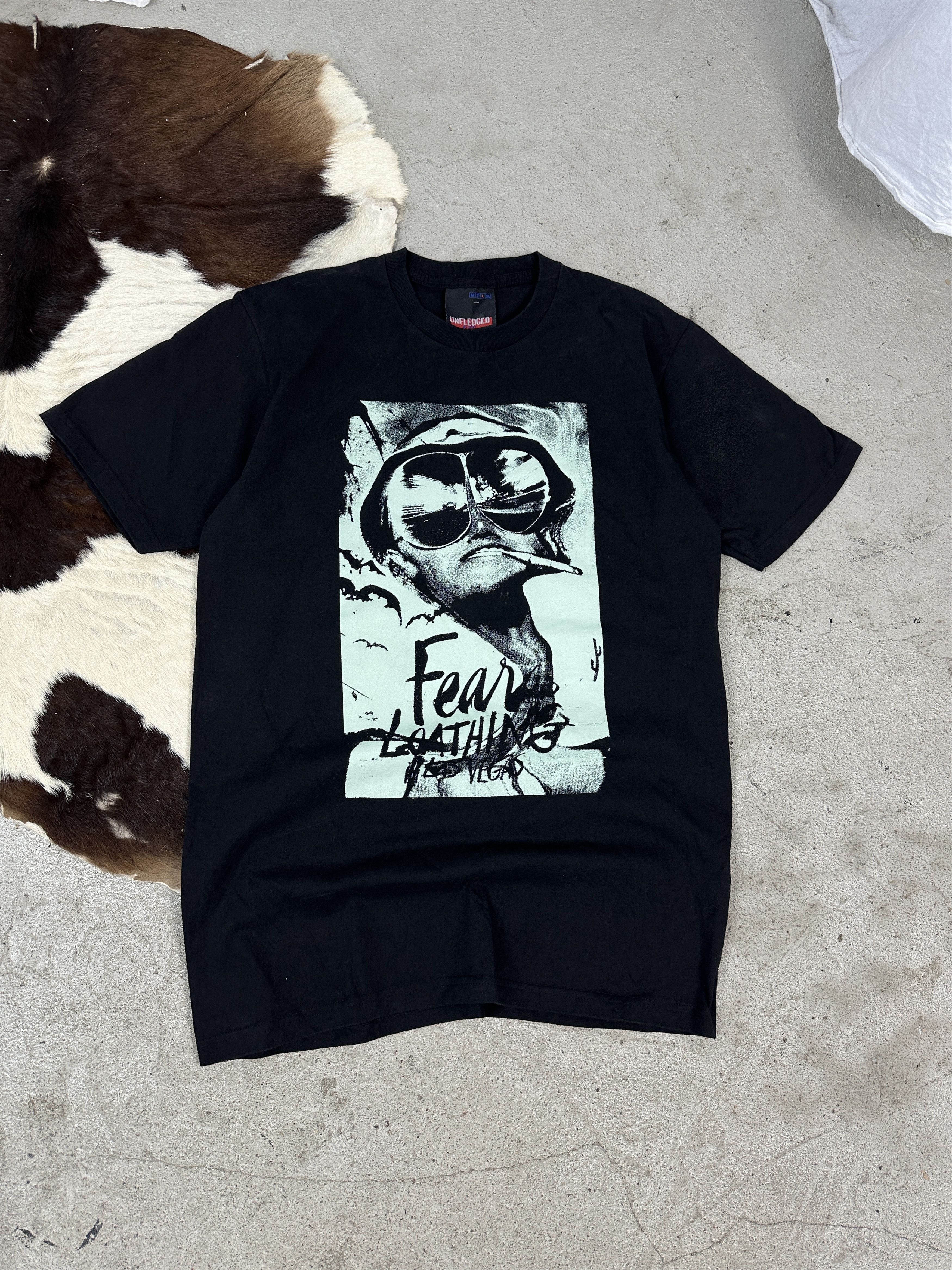 Vintage Vintage Las Vegas Parano Oversize Printed Y2K T-shirt Size US L / EU 52-54 / 3 - 1 Thumbnail