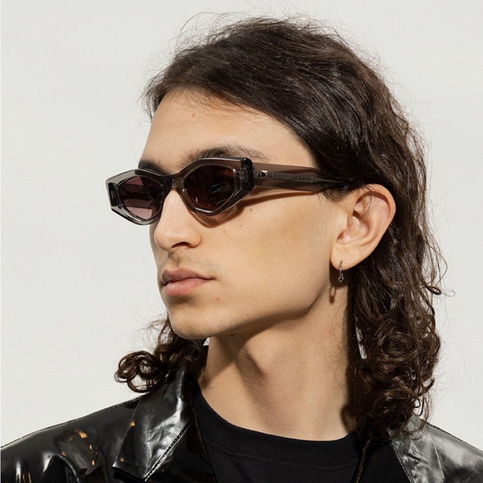 Valentino New! Valentino V TRE VLS 101C, Stylish Gray Sunglasses Size ONE SIZE - 6 Thumbnail
