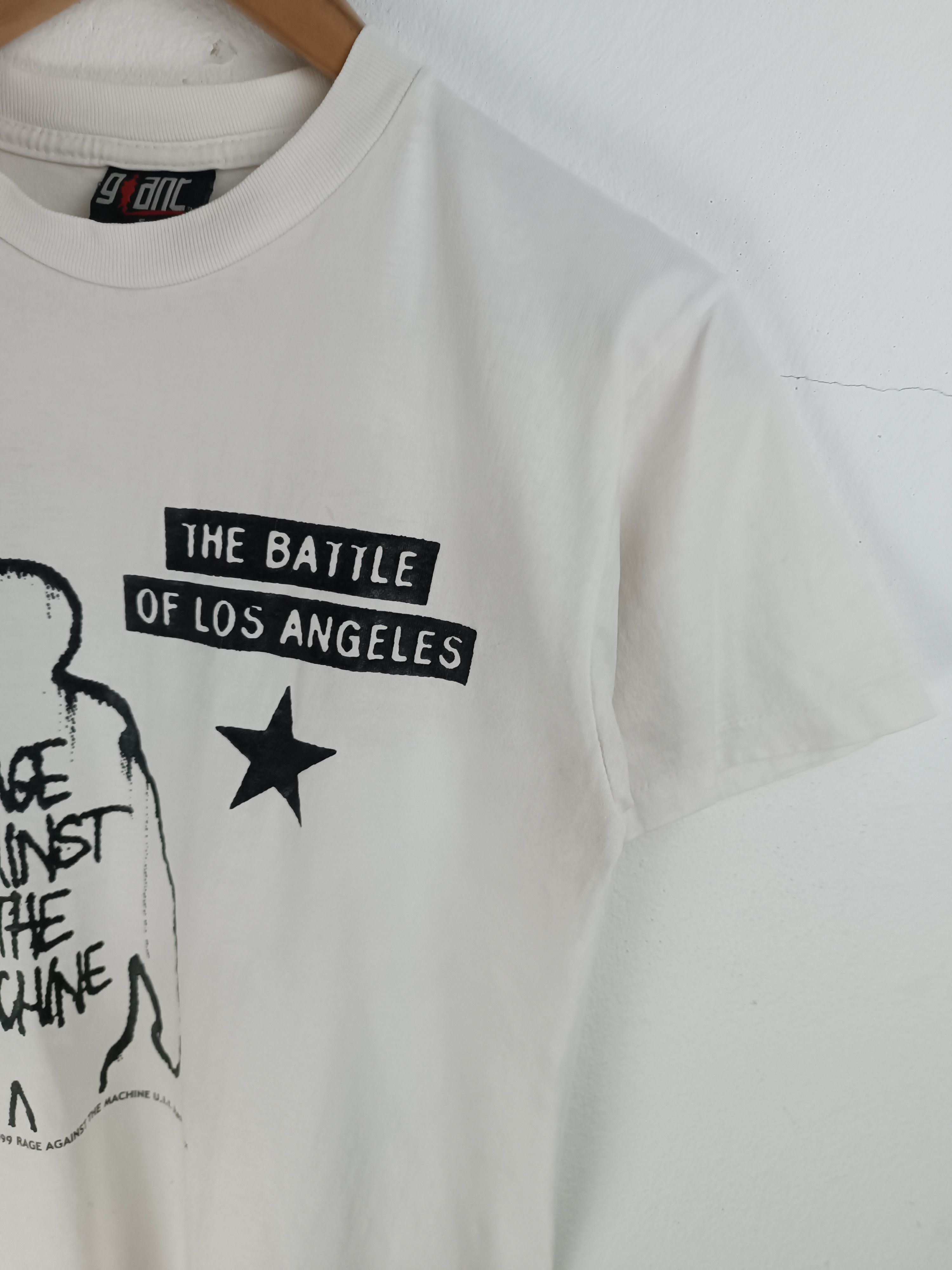 Band Tees VINTAGE '99 RAGE AGAINST THE MACHINE 'BATTLE LOS ANGELES' TS Size US S / EU 44-46 / 1 - 11 Thumbnail