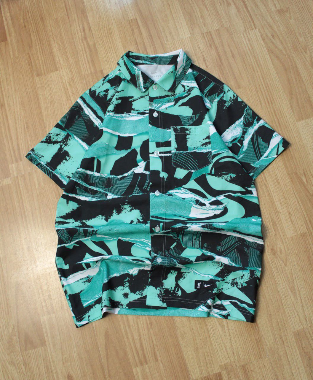 Nike 🔥 Nike Liverpool Dri Fit Jersey Button Up Shirt Size US S / EU 44-46 / 1 - 1 Thumbnail