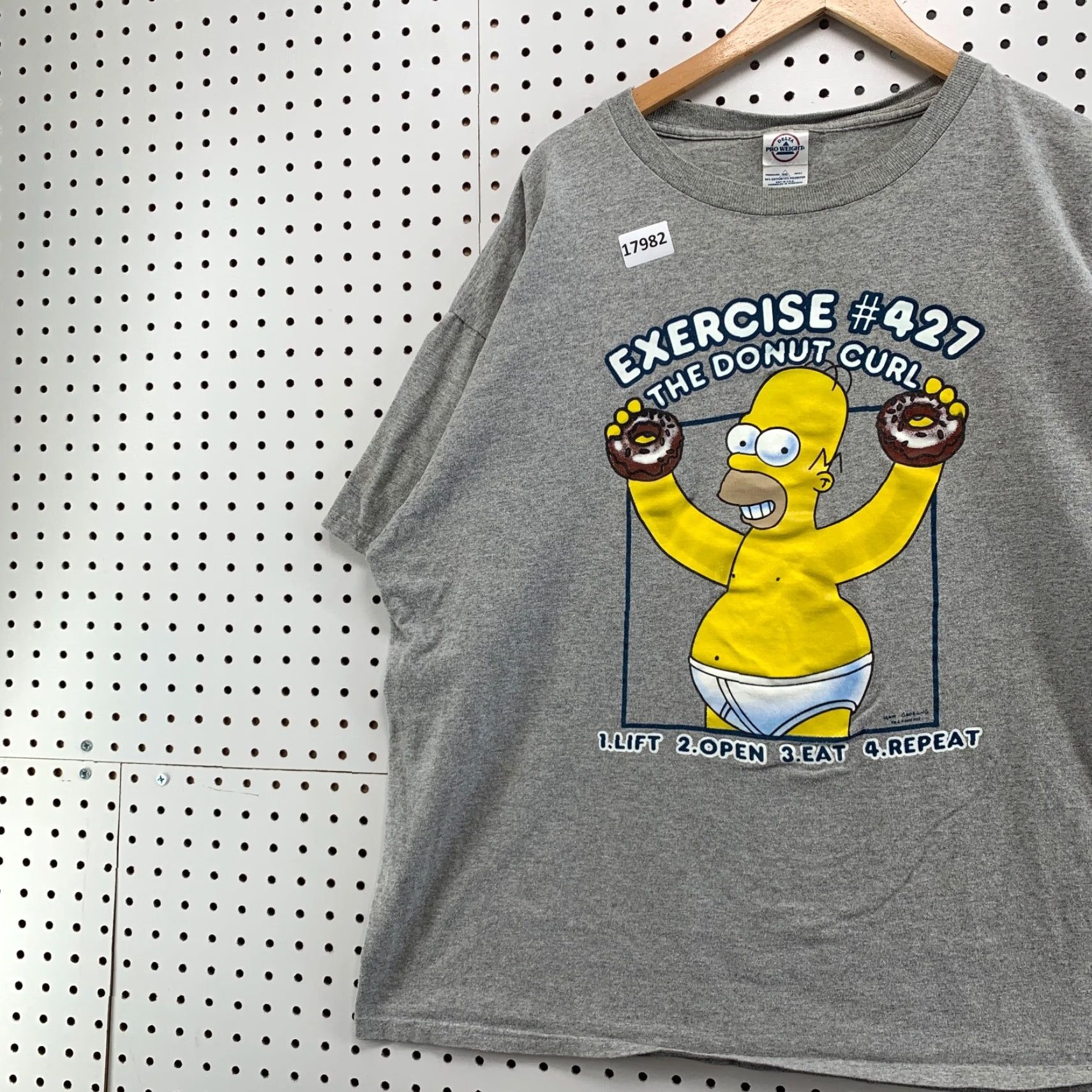 Vintage VINTAGE The Simpsons Funny Naked Workout Graphic T-Shirt Adult 2XL Gray Short Sleeve Cartoon Mens Size US XXL / EU 58 / 5 - 3 Thumbnail