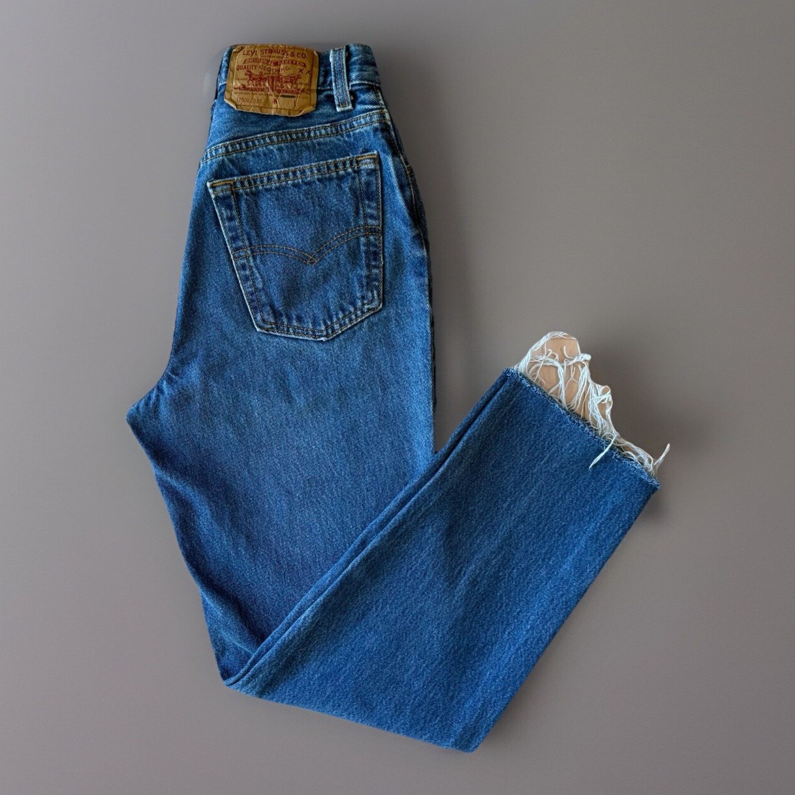 Levi's Vintage Levis 501 Jeans 25 Blue 80s Denim Made in USA Size US 26 / EU 42 - 1 Thumbnail