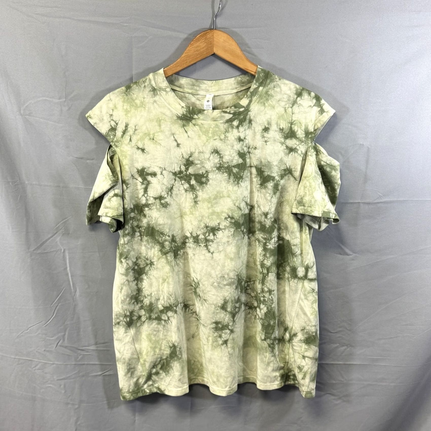 Lululemon Lululemon Shirt Womens 8 Green Tie Dye Ruffle Sleeve Cotton Casual Tee Crewneck Shirt Mens? Size M / US 6-8 / IT 42-44 - 2 Thumbnail