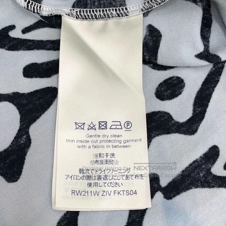 Louis Vuitton Louis Vuitton Abstract Logo Print Cotton T-shirt. Size US S / EU 44-46 / 1 - 6 Thumbnail