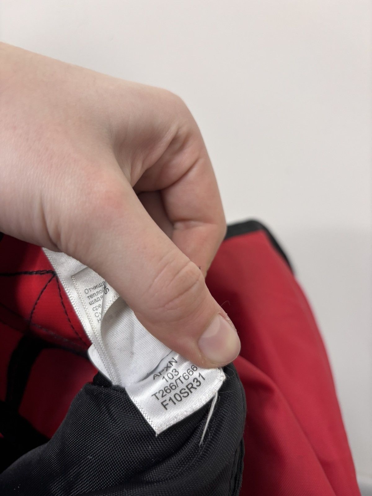 The North Face The North Face Base Camp Voyager Messenger Bag Red Outdoor Size ONE SIZE - 17 Thumbnail