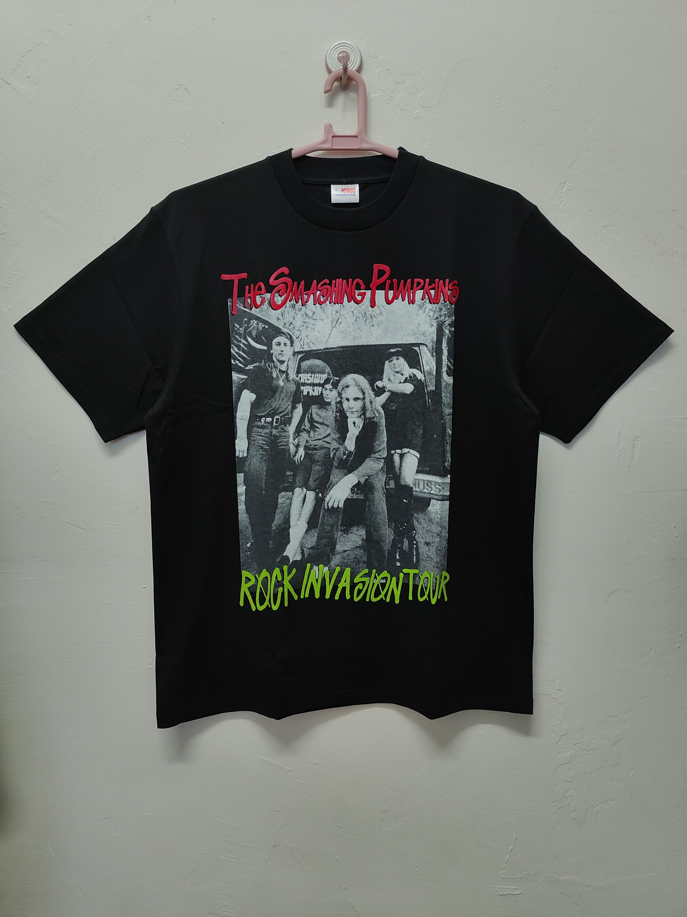 image of Band Tees x Rock T Shirt The Smashing Pumpkins Rock Invasion Tour '93 T-Shirt in Black (Size XL)