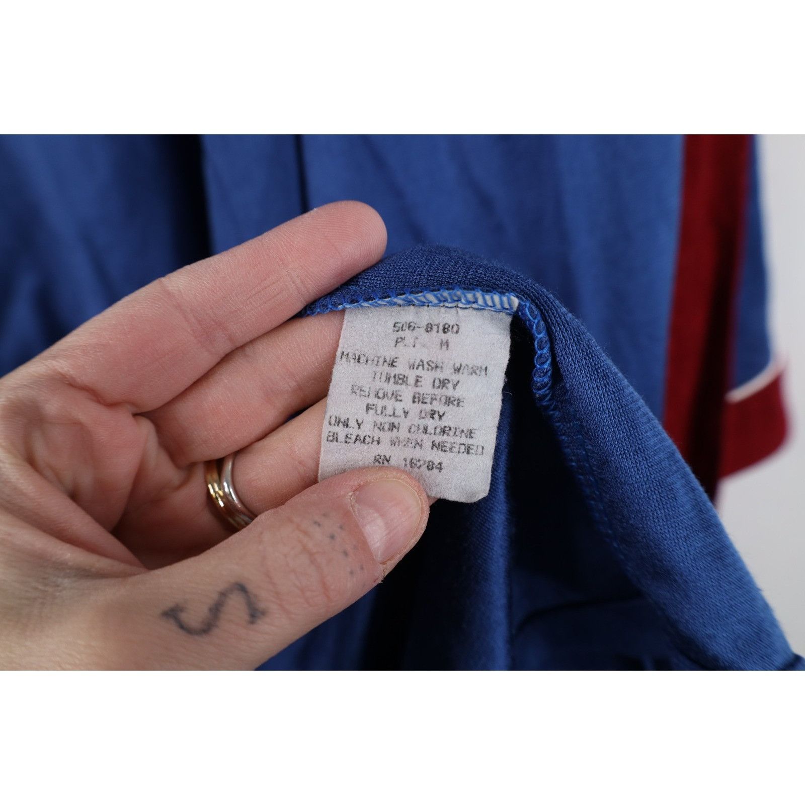 Vintage Vintage 70s Streetwear Distressed Belted Velour Bath Robe Size US S / EU 44-46 / 1 - 15 Thumbnail