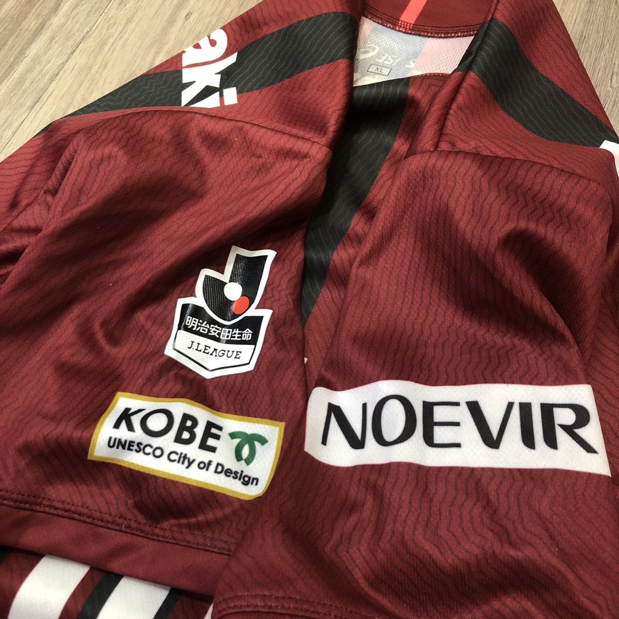 Asics × Japanese Brand Kobe vissel 2017 home shirt #10 Podolski Size US XL / EU 56 / 4 - 7 Thumbnail