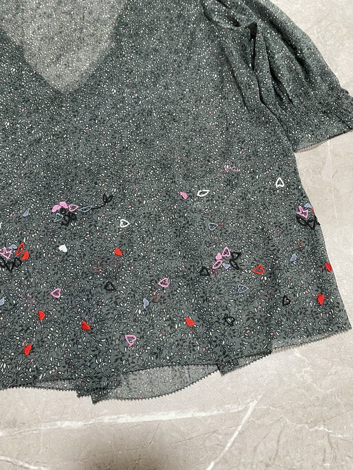Zadig & Voltaire Rare Zadig & Voltaire Blouse Floral Heart Tunic Top V-Neck Size M / US 6-8 / IT 42-44 - 13 Thumbnail