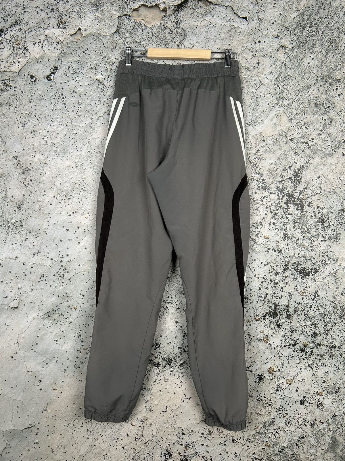 Adidas Vintage Adidas Y2K Sweatpants Drill Rap Baggy Sportswear Size US 32 / EU 48 - 4 Thumbnail