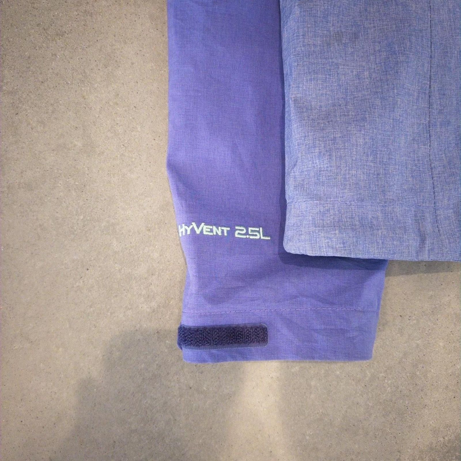 The North Face HyVent 2.5L Jacket Purple & Blue Size Medium