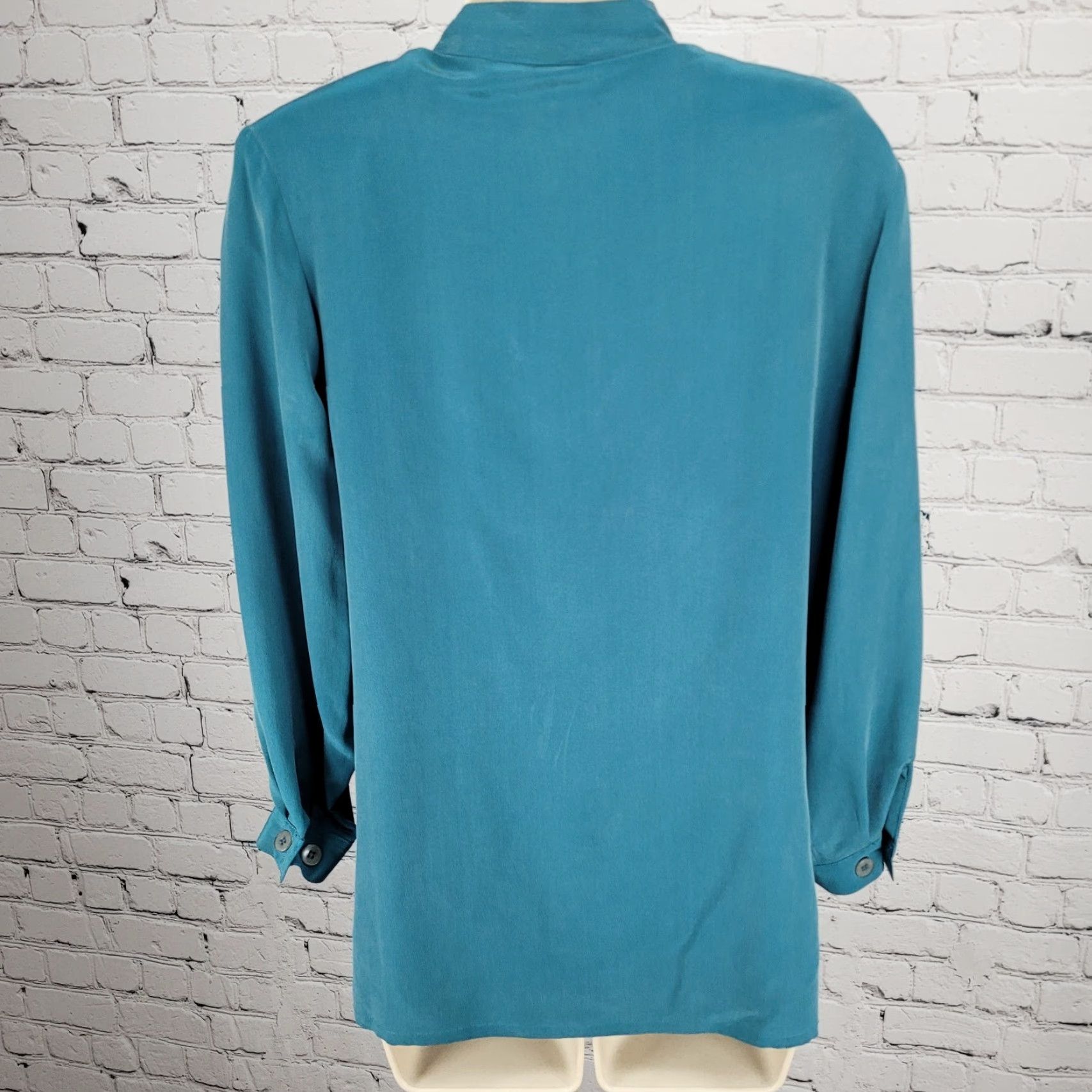 Vintage VINTAGE Jacqueline Ferrar Blue 100% Silk Button Up Long Sleeve Shirt Blouse Top XS Size XS / US 0-2 / IT 36-38 - 2 Thumbnail