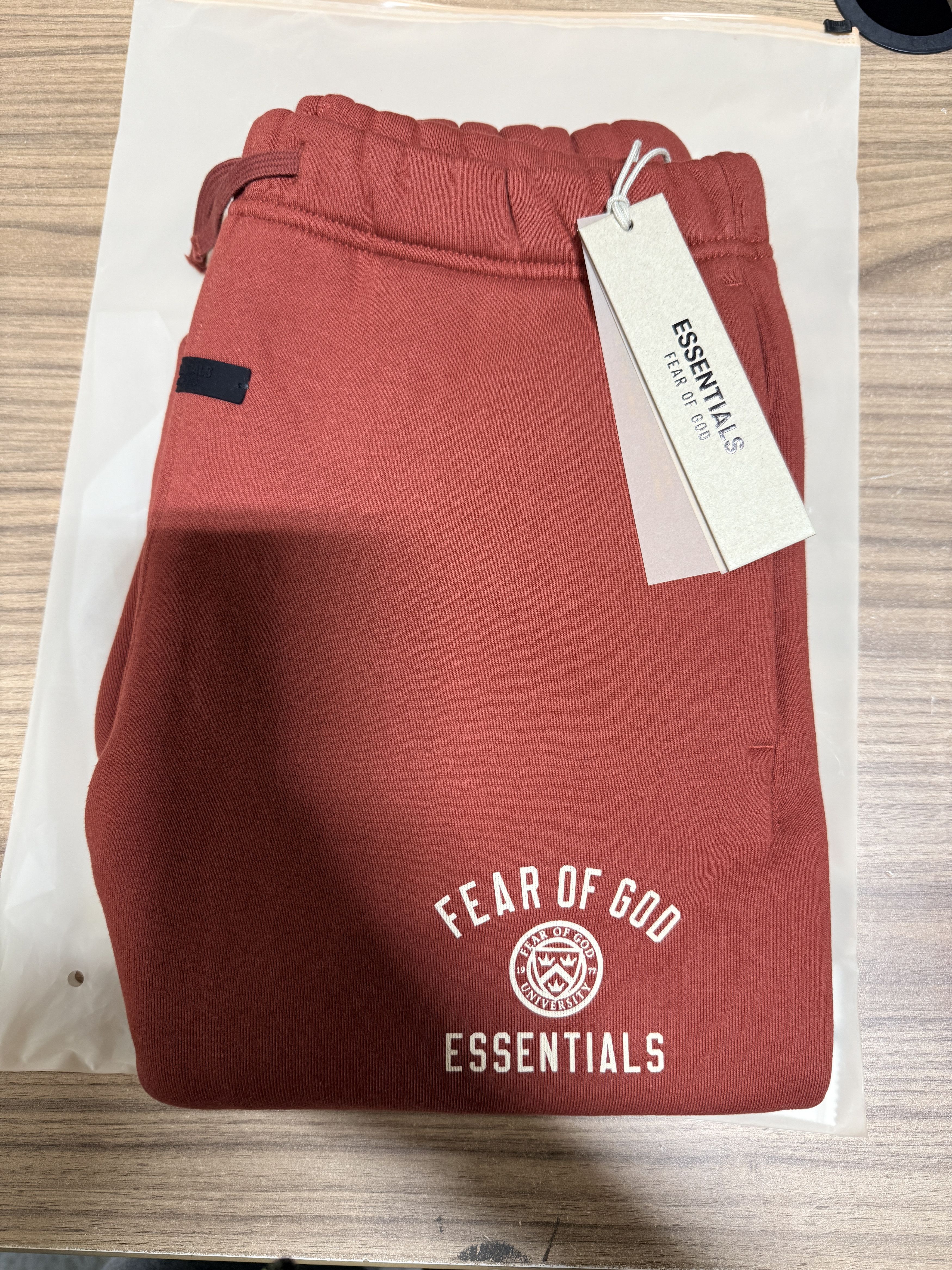 Fear of God Fear of God Essentials Kids Fleece Sweatpant Crimson age 8 Size US 26 / EU 42 - 4 Thumbnail