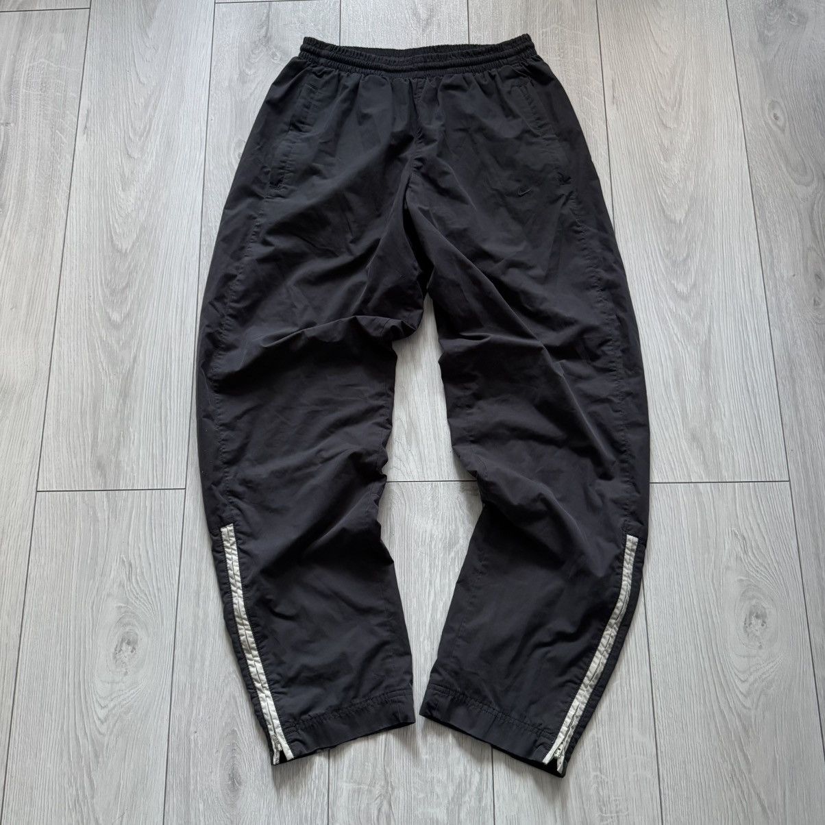 Nike Vintage nike track pants y2k gorpcore sweatpants parachute Size US 30 / EU 46 - 1 Thumbnail