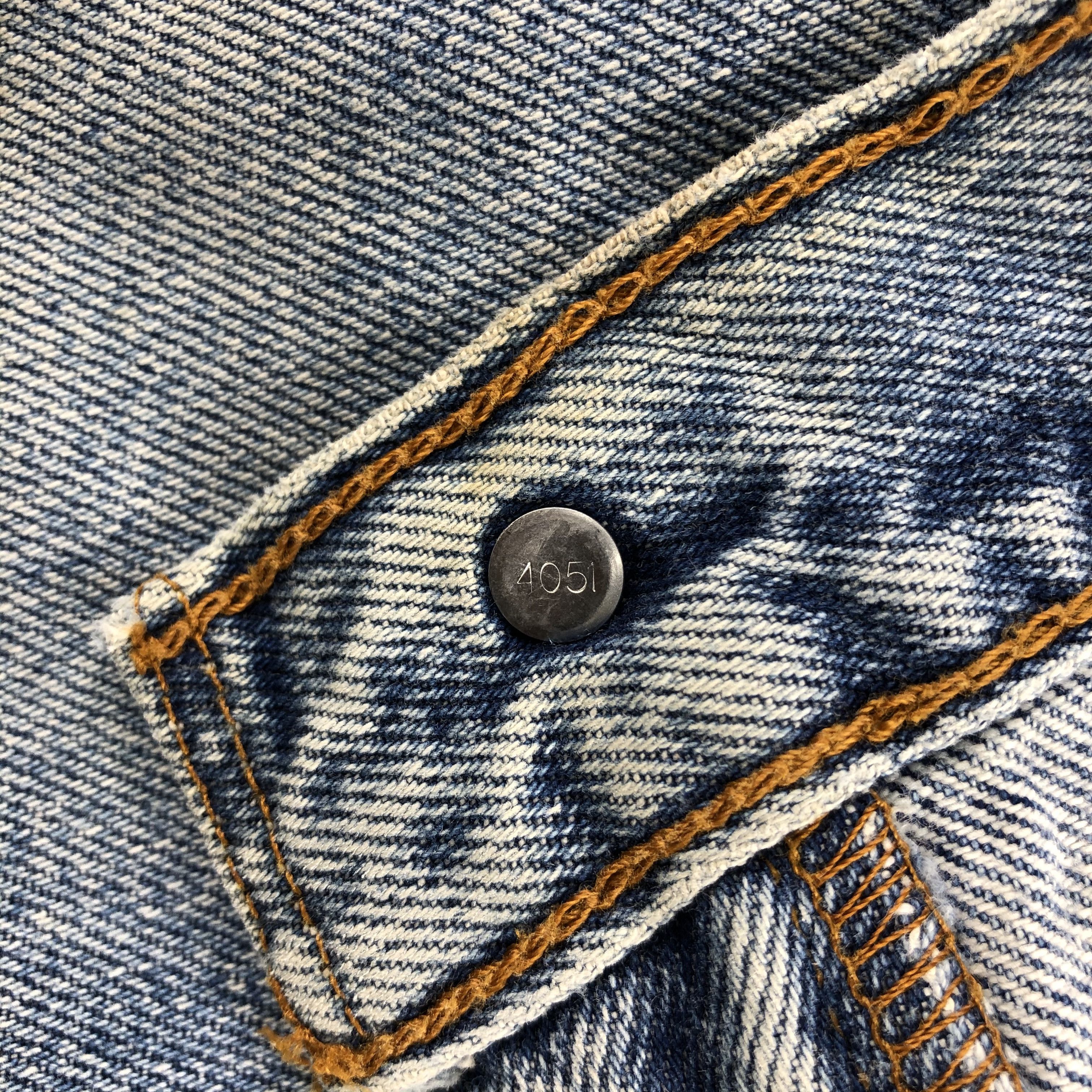 Levi's Vintage Light Wash Levis 505 Jeans-J2048 Size US 35 - 15 Thumbnail