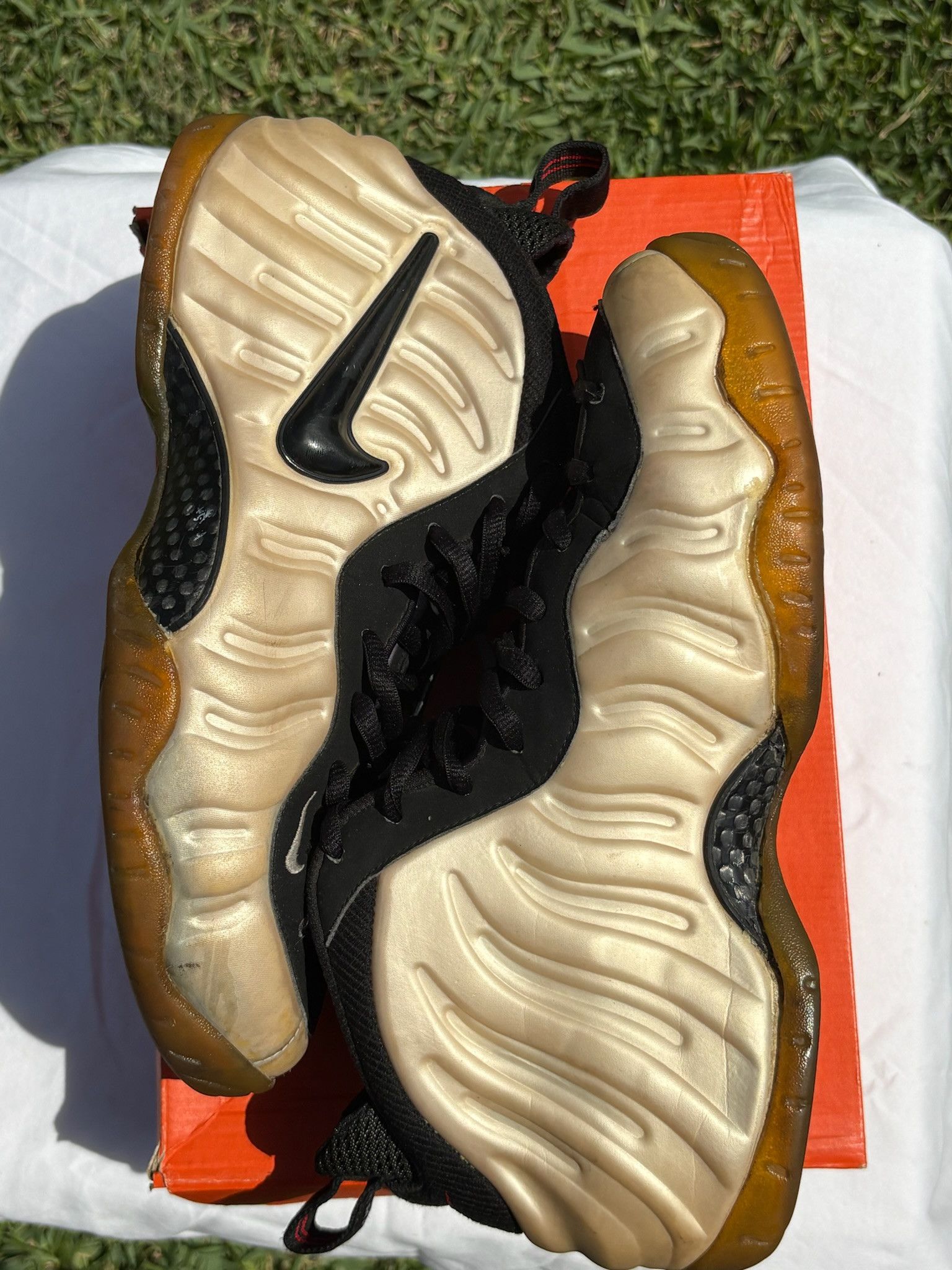 Nike Nike Pearl Foamposite 2010 Size US 10.5 / EU 43-44 - 4 Thumbnail
