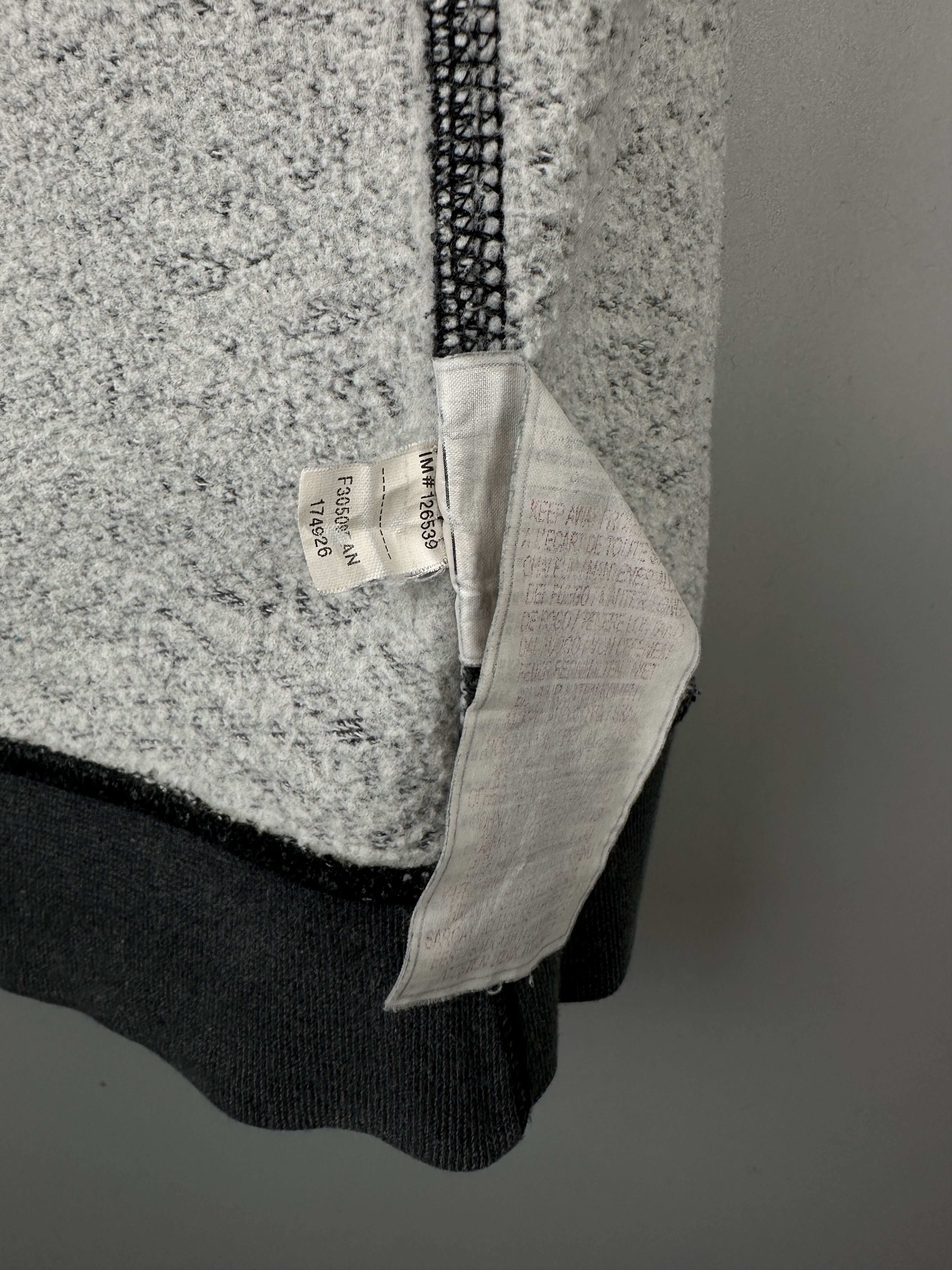 Nike 90s Vintage Nike Mini Logo Sweatshirt Crewneck Y2K Center Size US M / EU 48-50 / 2 - 12 Thumbnail