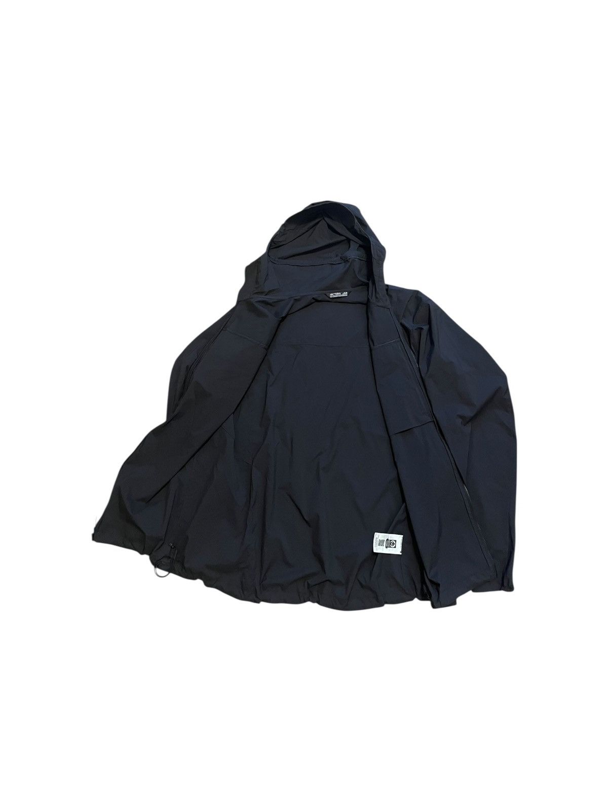 Arc'teryx Arcteryx black atom jacket gorpcore streetwear luxury Size US XL / EU 56 / 4 - 2 Thumbnail
