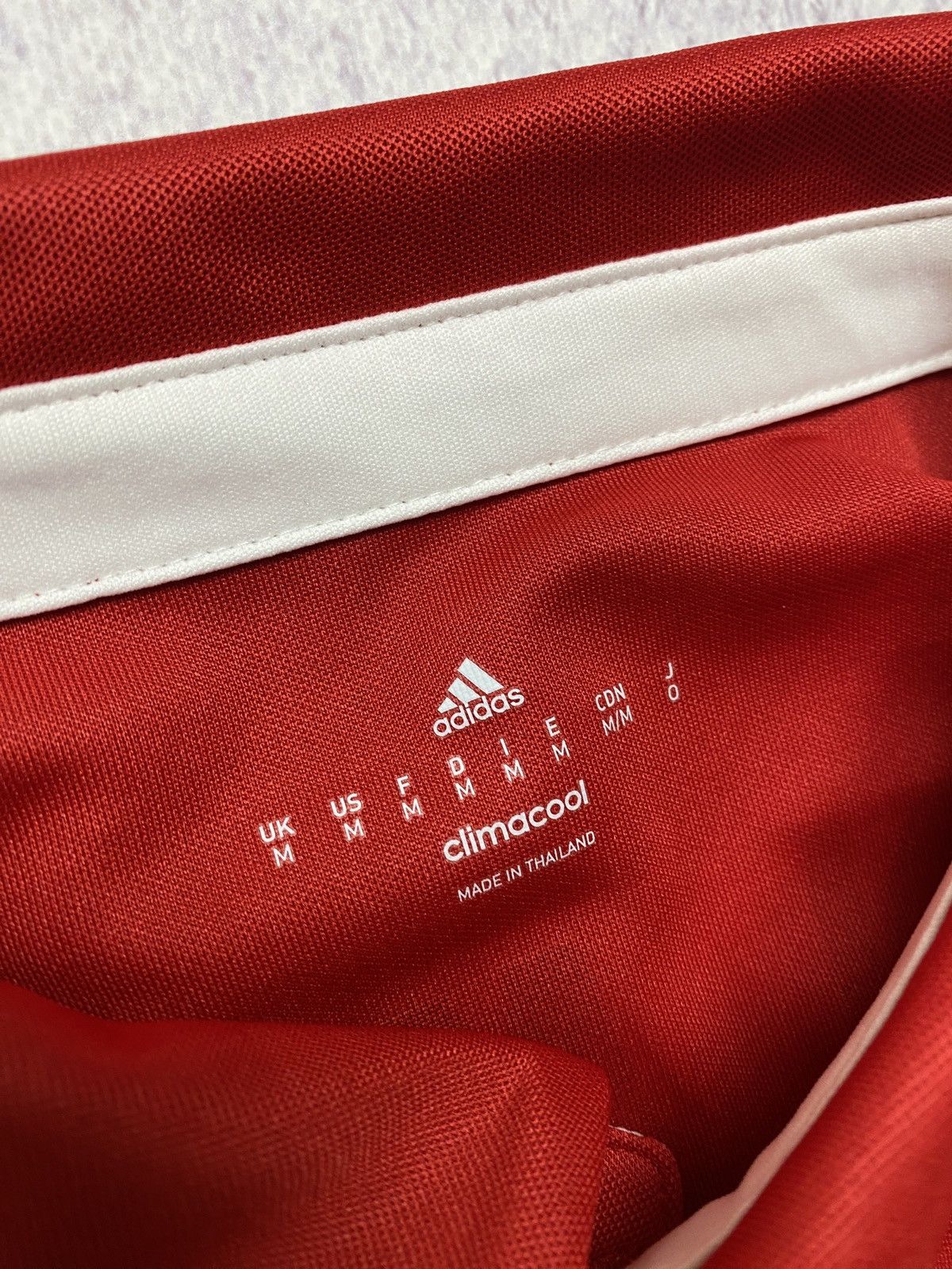 Adidas × Vintage Adidas Bayern Munich 2016/17 Soccer Jersey Football Shirt Size US M / EU 48-50 / 2 - 9 Thumbnail