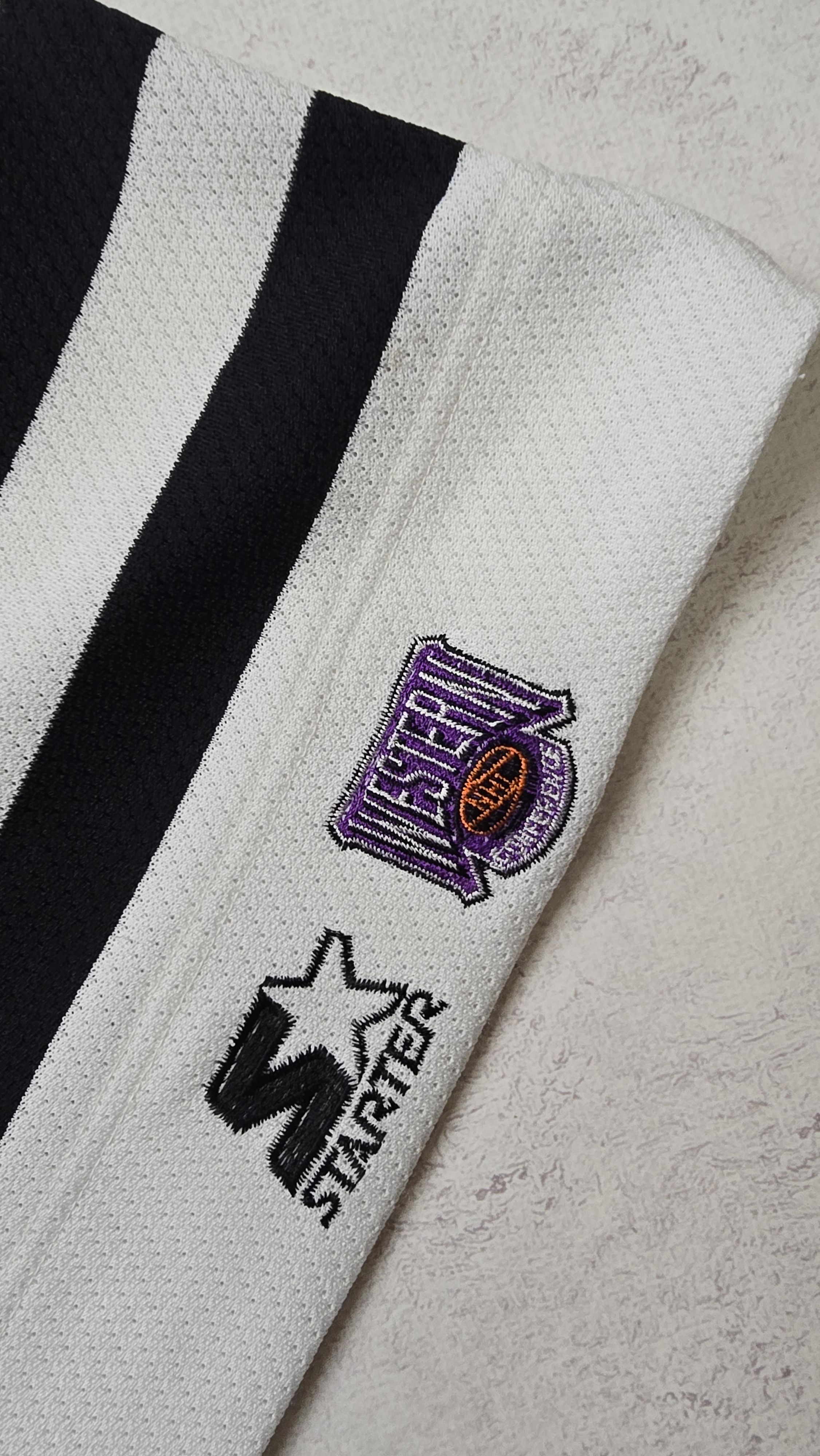 Starter Rare VTG Starter Chicago Blackhawks Ice Hockey NHL Jersey Size US L / EU 52-54 / 3 - 8 Thumbnail