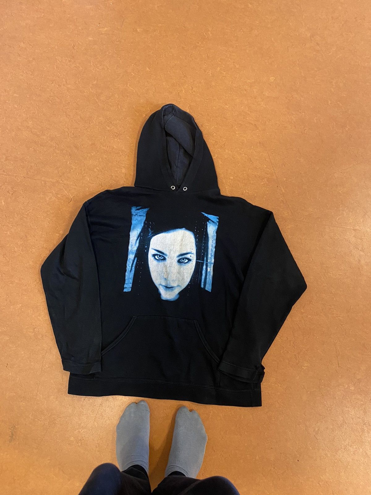 Band Tees × Vintage Vintage y2k Evanescence Fallen Album Sweatshirt Hoodie Size US L / EU 52-54 / 3 - 1 Thumbnail
