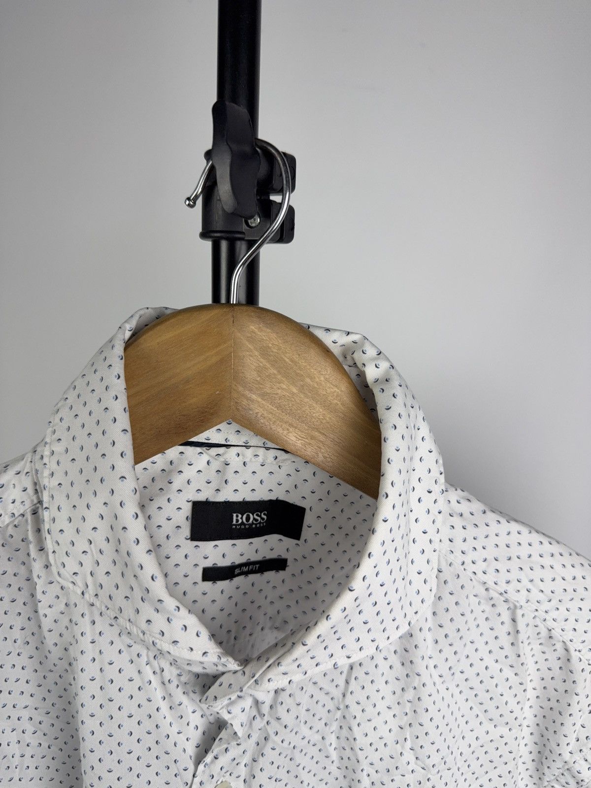 Hugo Boss Luxury HUGO BOSS Slim Fit Microdot White Dress Shirt 39 / M Size US M / EU 48-50 / 2 - 5 Thumbnail