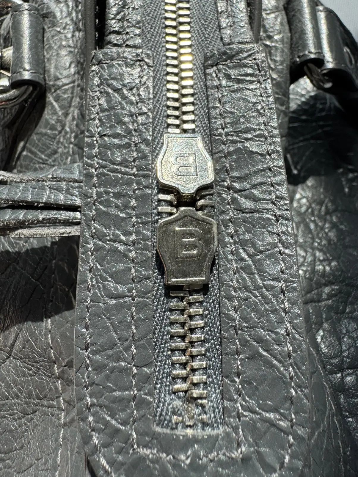 Balenciaga Vintage Balenciaga 00s City Bag Distressed Leather Handbag Size ONE SIZE - 12 Thumbnail