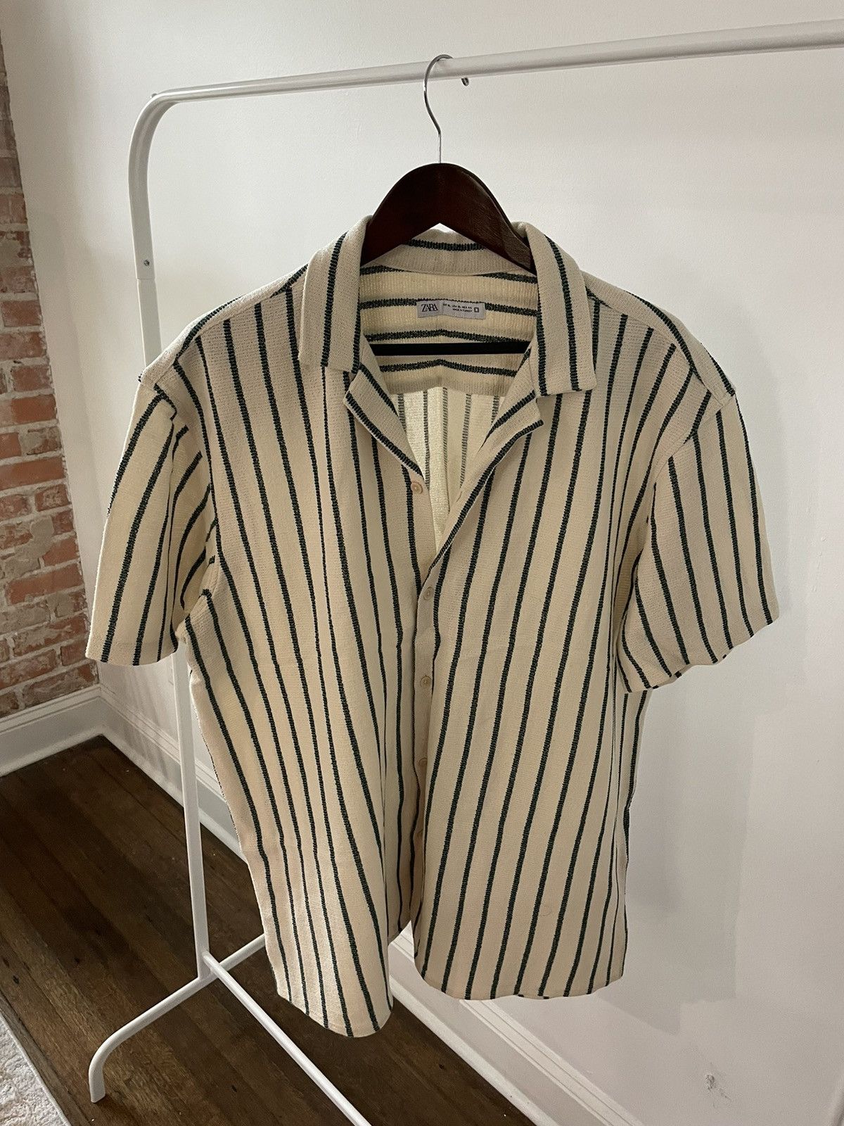 Zara Zara short sleeve button up Size US XL / EU 56 / 4 - 1 Thumbnail