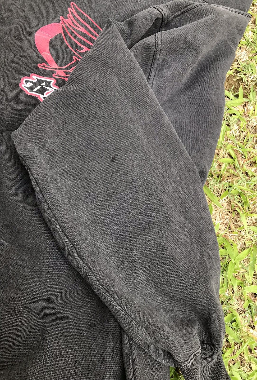 Other 90s black flys skateboard big logo hoodie….. Size US XL / EU 56 / 4 - 5 Thumbnail