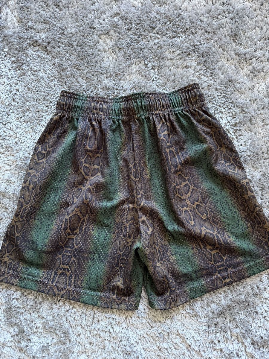 Eric Emanuel ERIC EMANUEL SNAKE SKIN PRINT SHORTS SMALL Size US 28 / EU 44 - 5 Thumbnail