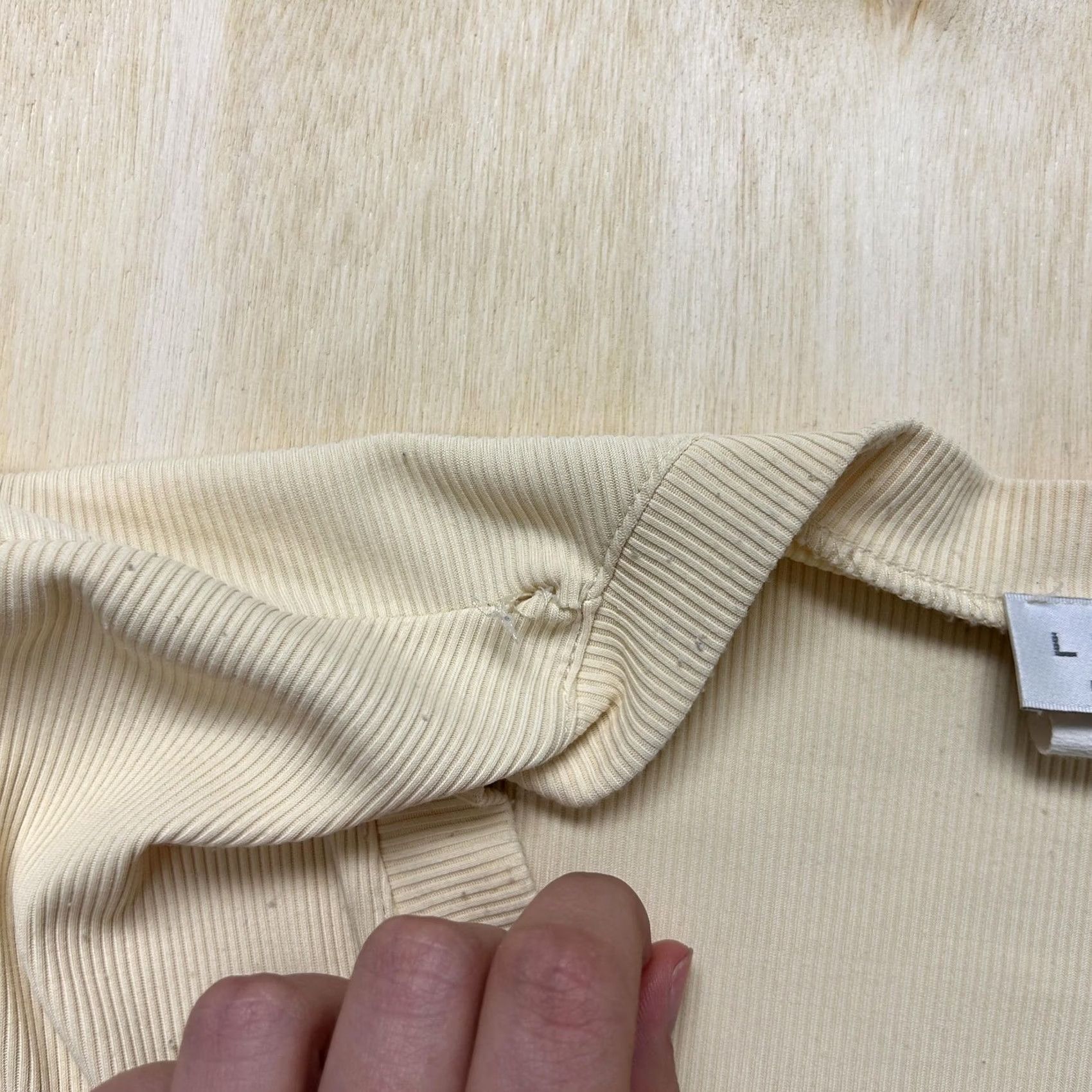 Vintage Vintage Lukly Shirt Women Small Yellow Ribbed V Neck 3/4 Sleeve Stretch Knit Top Size S / US 4 / IT 40 - 6 Thumbnail
