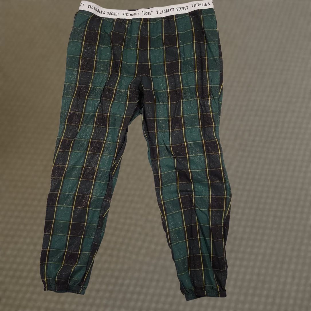 Victoria's Secret Victoria's Secret Pajama Pants Womens Large Green Plaid Glitter Logo Waist L/G/170/80A Womens Size 36" / US 14 / IT 50 - 1 Thumbnail