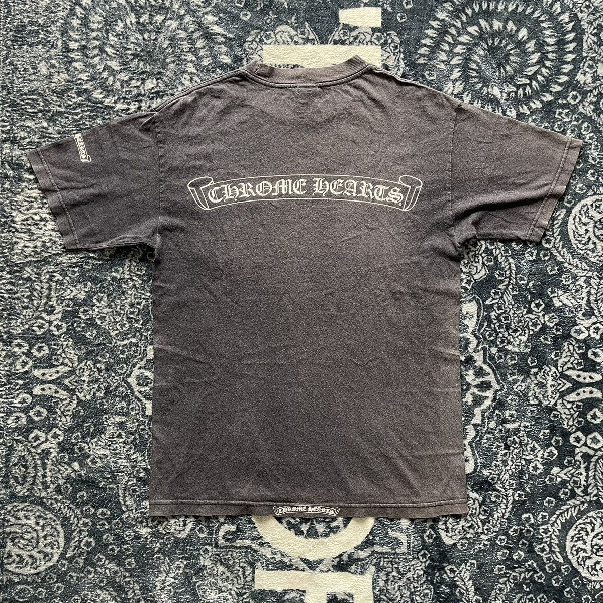 Chrome Hearts Chrome Hearts Vintage Neck Logo Dagger Pocket T-Shirt Size US M / EU 48-50 / 2 - 2 Thumbnail