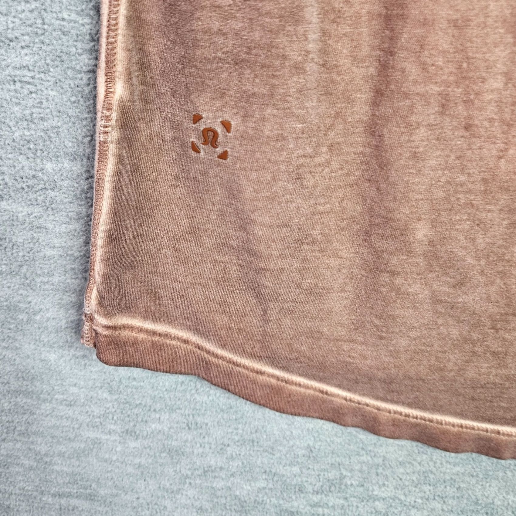 Lululemon Lululemon Men's Brown Faded Crewneck Tee Size L Casual Gym Workout Short Sleeve Shirt Regular Fit Size US L / EU 52-54 / 3 - 5 Thumbnail