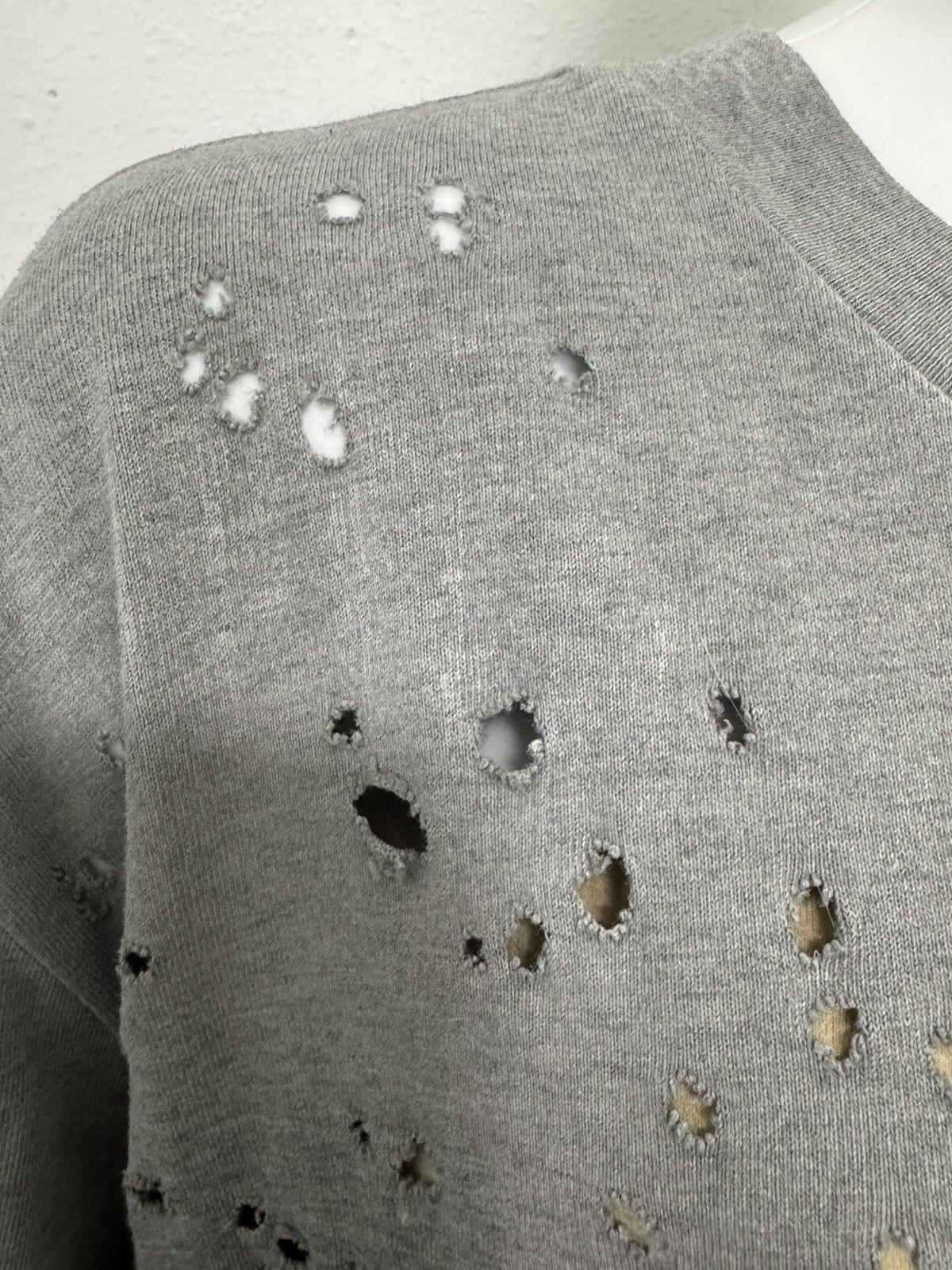 Amiri NWT Amiri Shotgun Embroidered Distressed Tee in Grey Size US L / EU 52-54 / 3 - 5 Thumbnail