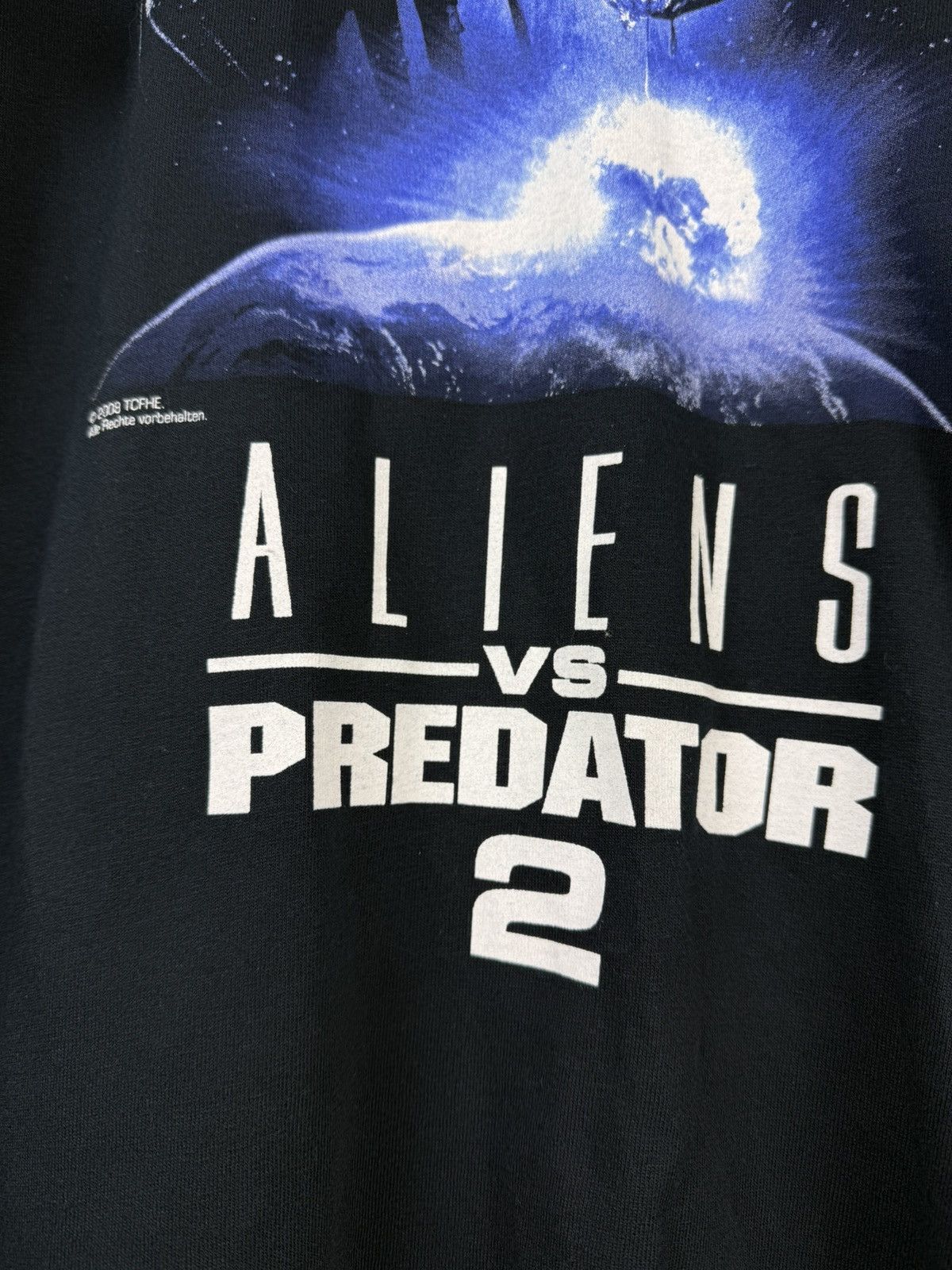 Vintage 00s Aliens Vs Predator 2008 Movie Promo T-Shirt Vintage XL Size US XL / EU 56 / 4 - 3 Thumbnail