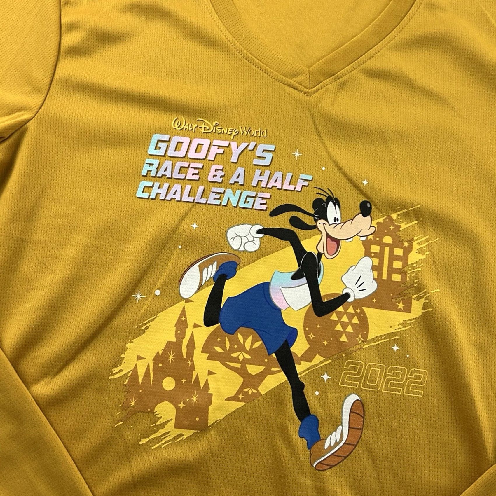 Disney Run Disney 2022 Half Marathon Long Sleeve Athletic T Shirt Men's M Gold Size US M / EU 48-50 / 2 - 2 Thumbnail