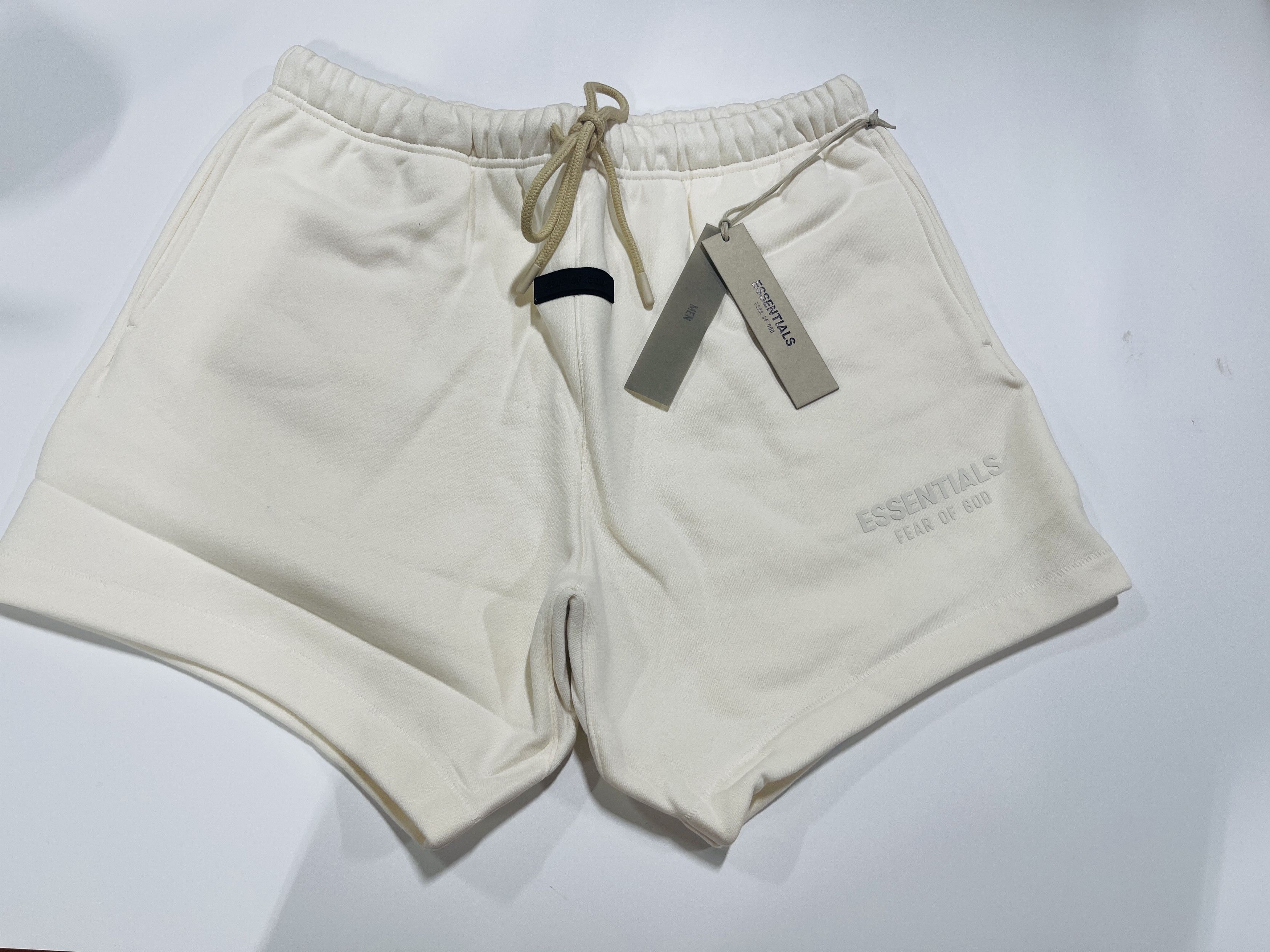 FOG × Fear of God Fear of God Essentials Sweatshort White Cloud Dancer Size XS Size US 30 / EU 46 - 4 Thumbnail
