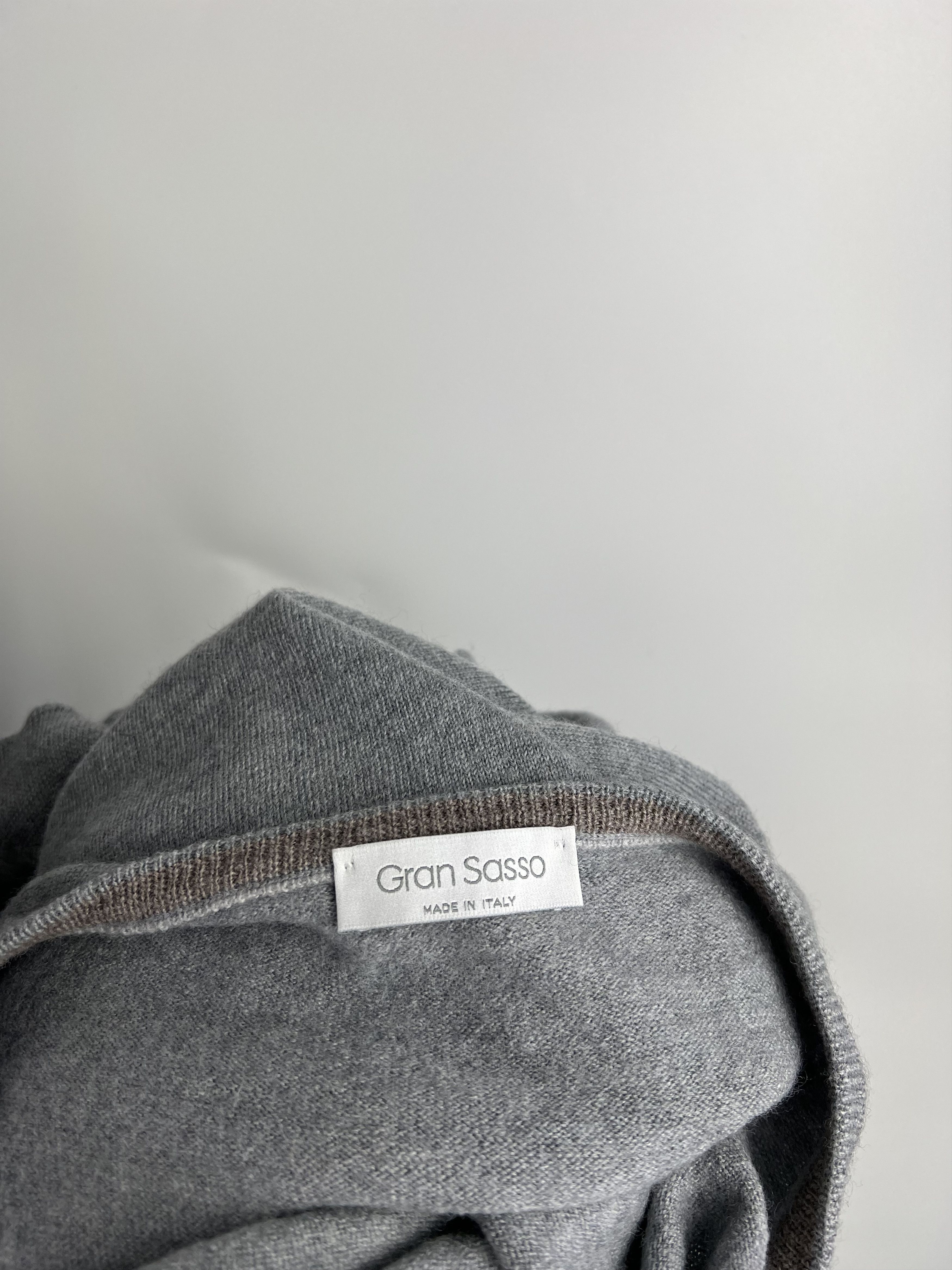Gran Sasso Gran Sasso Men's Gray 100% Wool V-Neck Sweater Size XL Size US XL / EU 56 / 4 - 4 Thumbnail