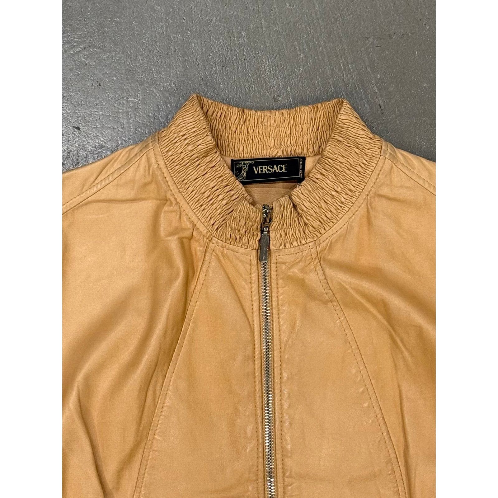 Versace 2000s Gianni Versace cropped leather bomber jacket Size US S / EU 44-46 / 1 - 4 Thumbnail