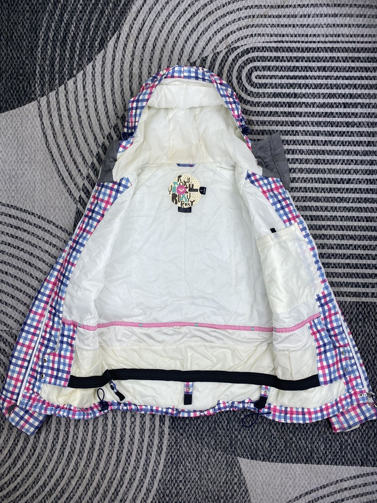 Japanese Brand Vintage Roxy Winter Sport Hooded Zipper Jacket Size US M / EU 48-50 / 2 - 6 Thumbnail