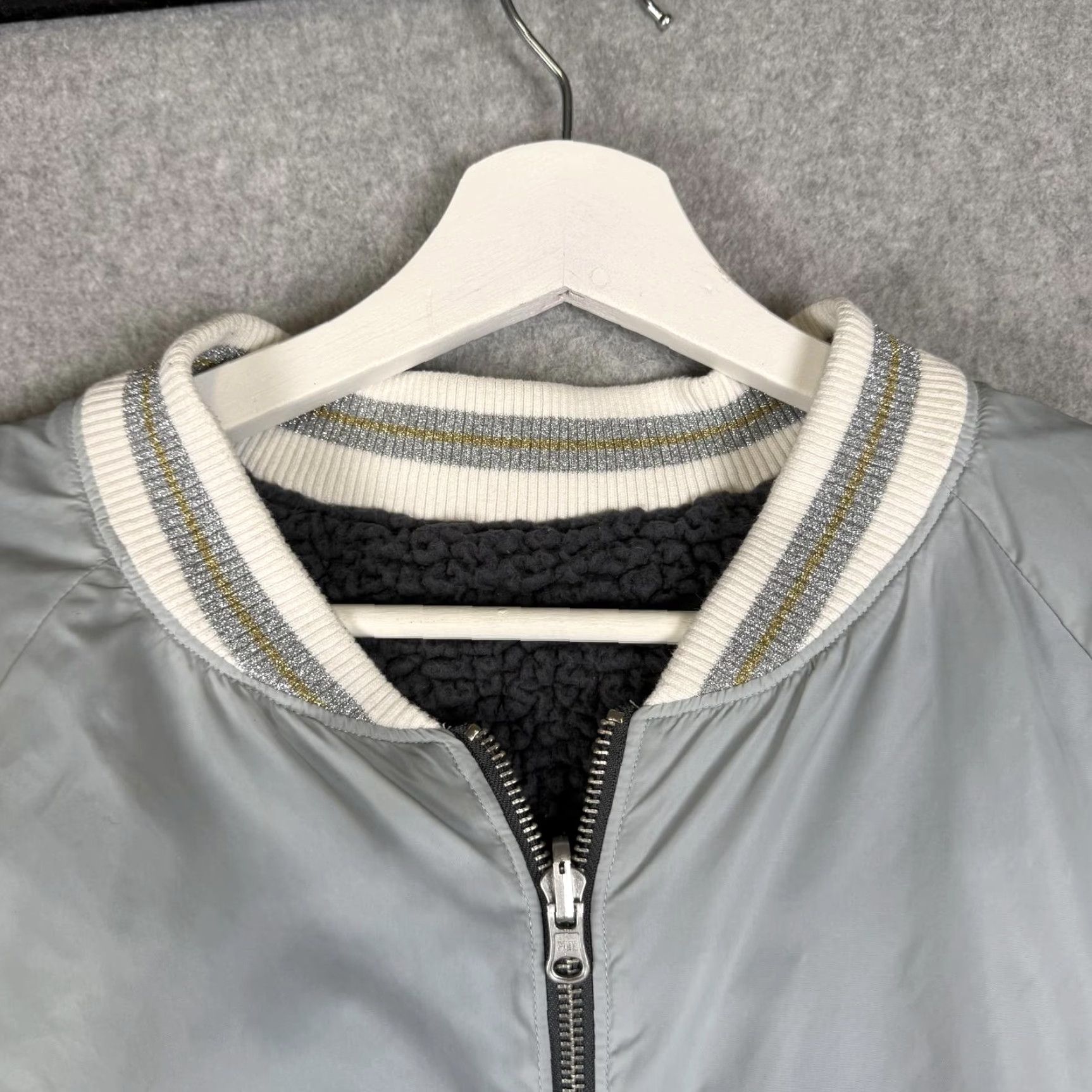 Pinko VINTAGE? Victoria's Secret PINK VS Reversible Gray Logo Sherpa Lined Bomber Jacket M Women Gray M Bomber Jacket PINK Ladies Varsity Neon? Size M / US 6-8 / IT 42-44 - 6 Thumbnail