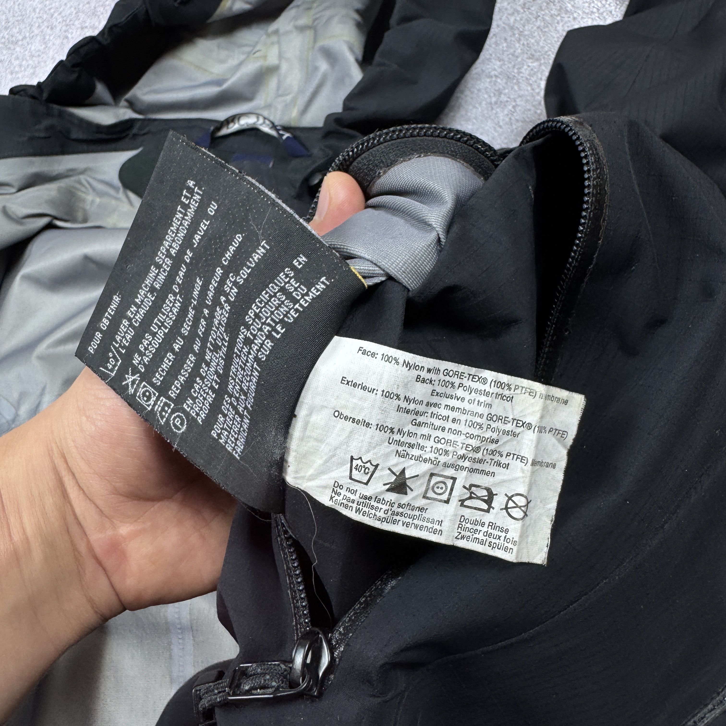 Arc'teryx Vintage Arcteryx Goretex XCR Membrana Jacket Outdoor Size M Size M / US 6-8 / IT 42-44 - 16 Thumbnail