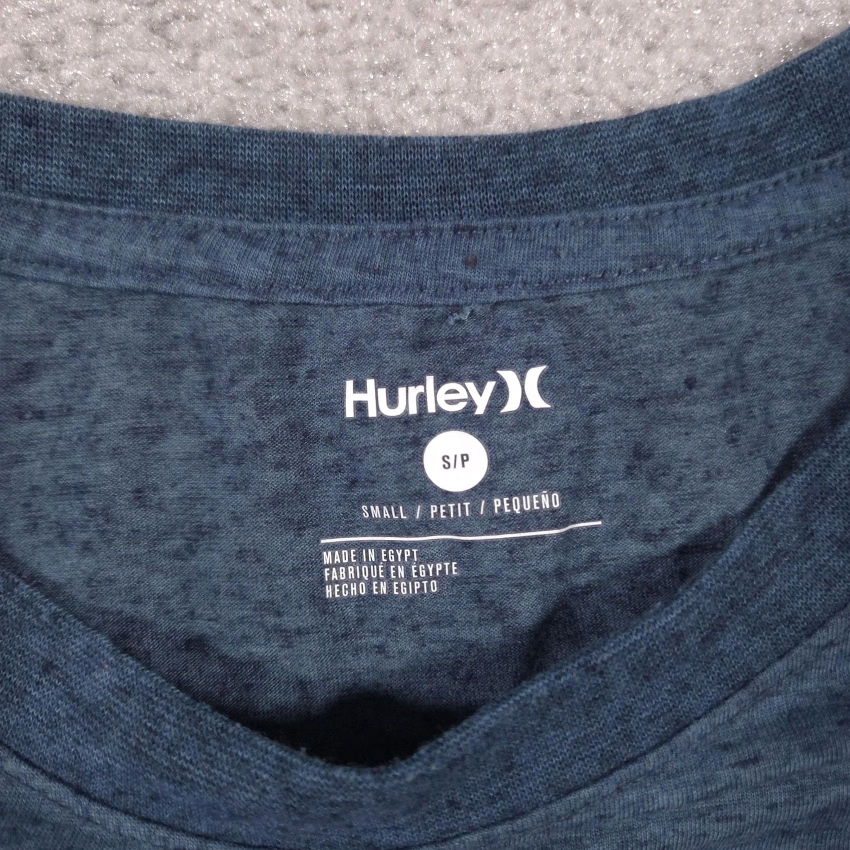 Hurley VINTAGE Hurley Shirt Mens Small Blue Circle Logo Graphic Tee Surf Retro Rainbow Tagless Tee Size US S / EU 44-46 / 1 - 4 Thumbnail