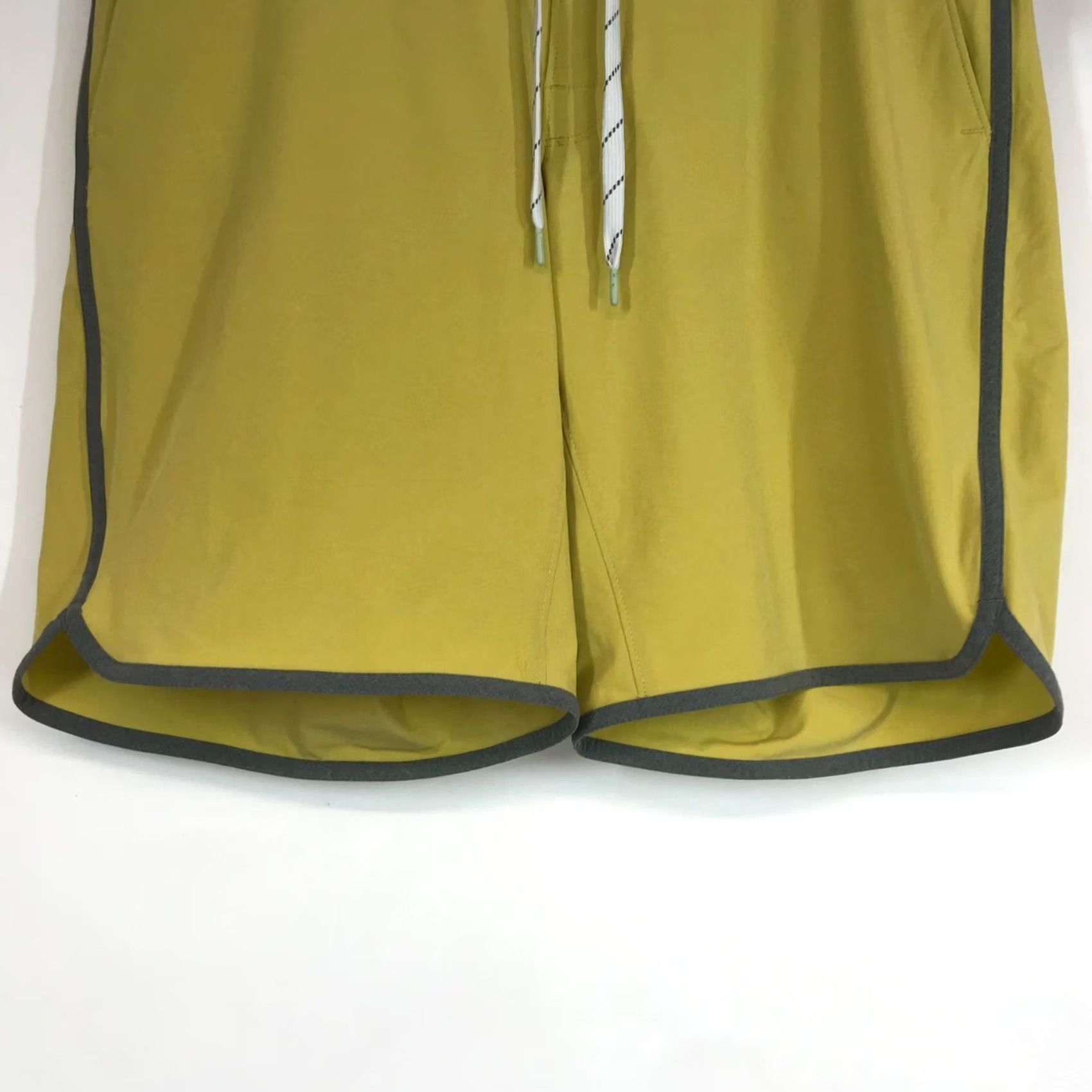 Eddie Bauer Eddie Bauer Mens 34 Gold MR AMPHIB BOARD SHORTS Size US 34 / EU 50 - 3 Thumbnail