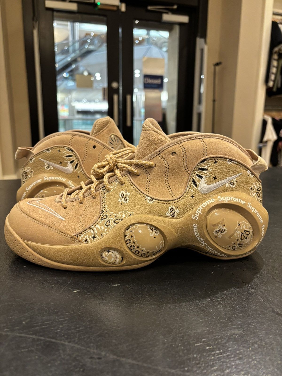 Nike × Supreme Nike Air Zoom Flight 95 SP ‘Supreme Wheat’ Size US 10.5 / EU 43-44 - 2 Thumbnail