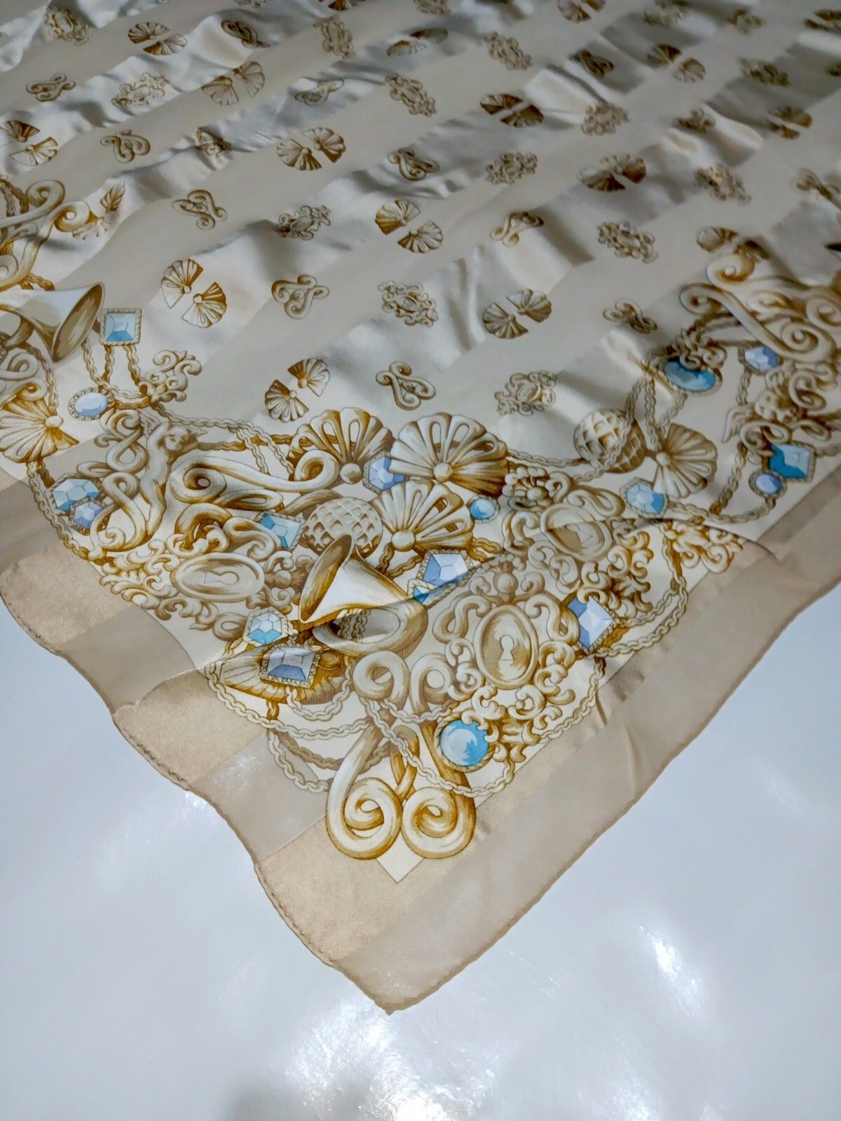 Rochas ROCHAS Paris Victorian Baroque Gold Yellow Chain Silk Scarf Size ONE SIZE - 6 Thumbnail