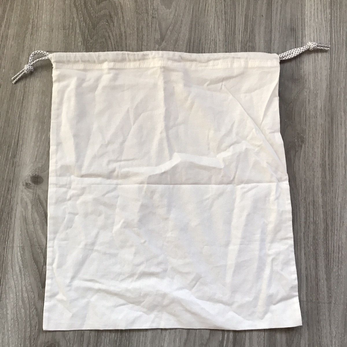 Adidas Adidas Dustbag White Drawstring Logo Pouch Size ONE SIZE - 3 Thumbnail